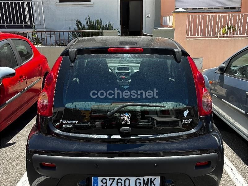 Usado Peugeot 107 68 CV (50 kW) 2009 Negro Utilitario