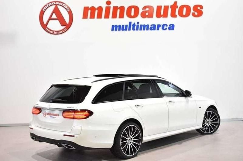 Usado Mercedes E300 AMG line 306 CV (225 kW) 2021 Blanco Familiar