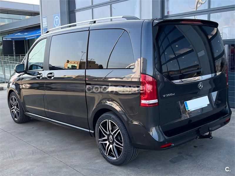 Usado Mercedes V300 Avantgarde 239 CV (175 kW) 2023 Negro Monovolumen