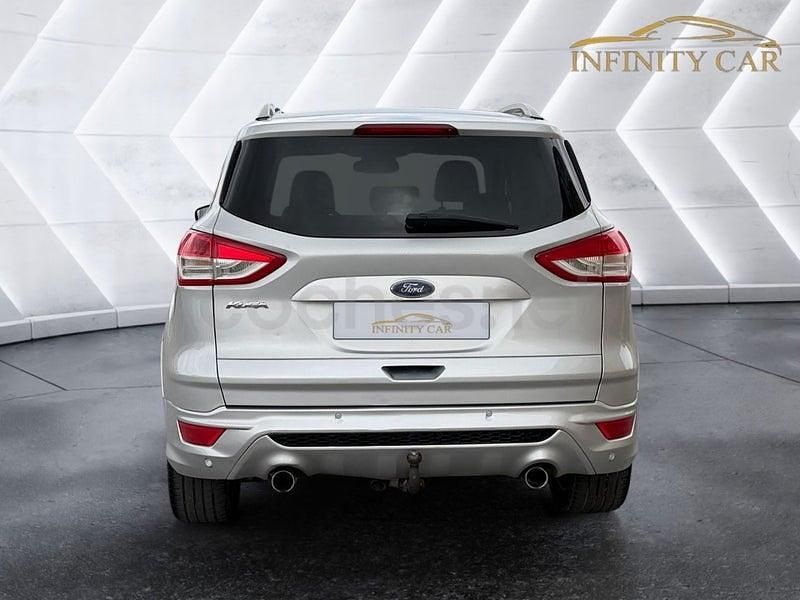 Usado Ford Kuga Titanium 150 CV (110 kW) 2016 Gris / plata SUV