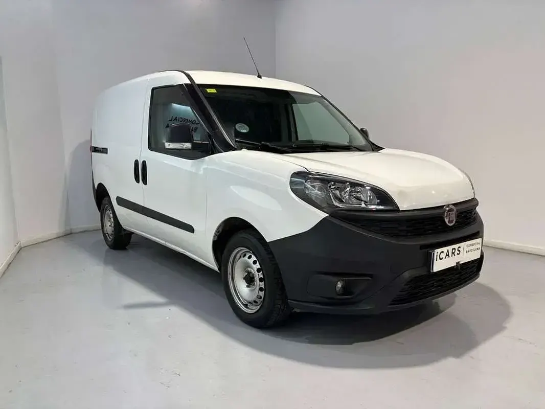 Usado Fiat Doblò 95 CV (69 kW) 2021 Blanco Monovolumen