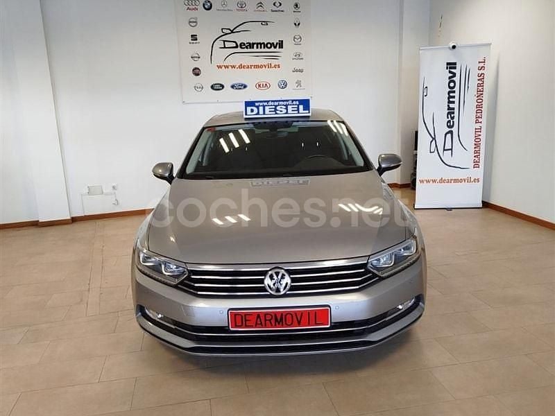 Usado VW Passat Executive 150 CV (110 kW) 2019 Gris / plata Berlina