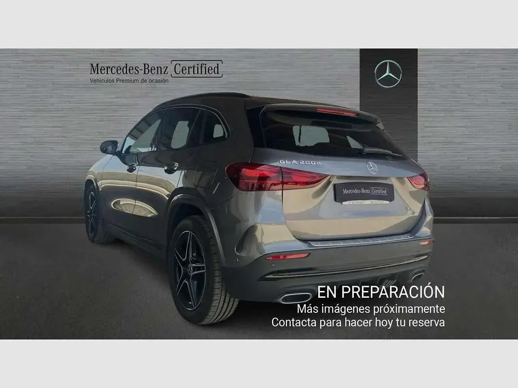 Usado Mercedes GLA200 150 CV (110 kW) 2025 Gris SUV