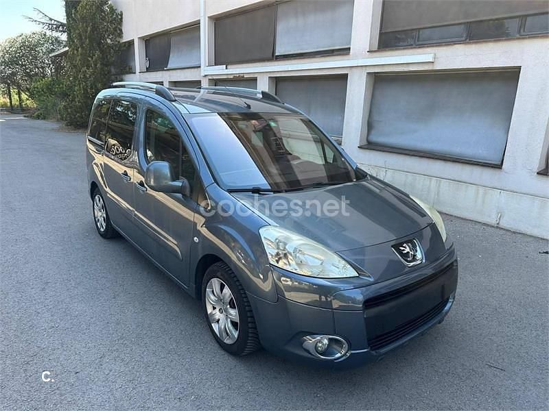 Gris / plata Usado 2010 Peugeot Partner Tepee Premium Monovolumen | 7000 € (Precio justo) - Imagen 1/4
