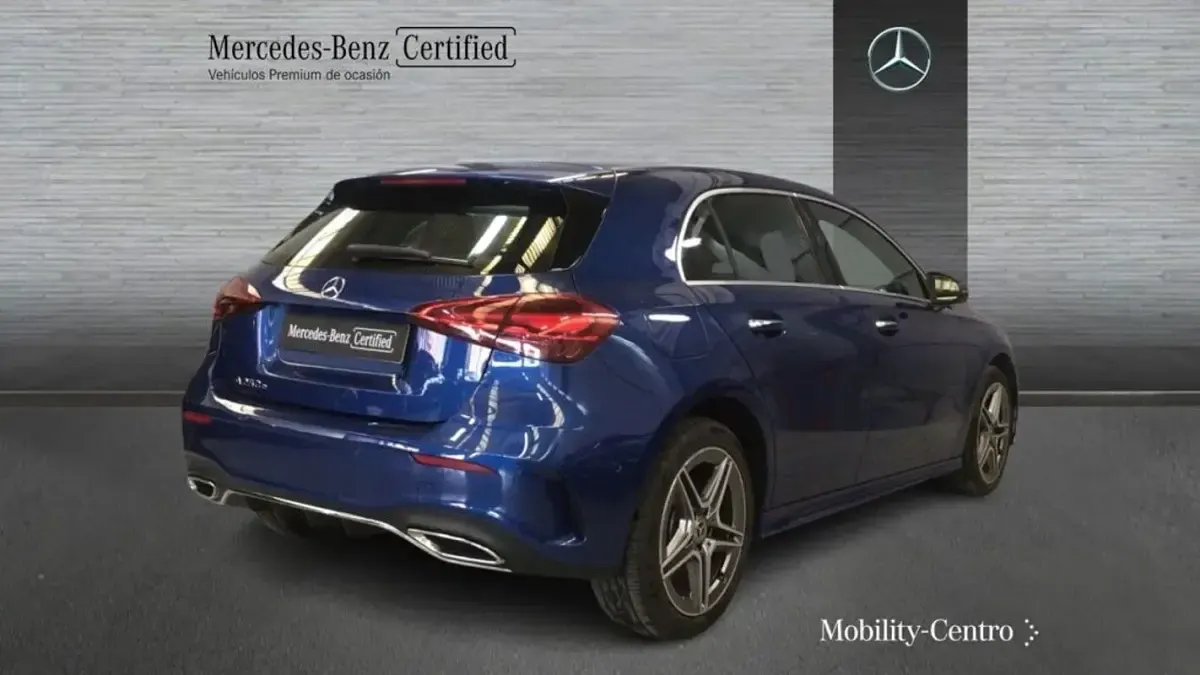 Usado Mercedes A250 163 CV (119 kW) 2025 Azul espectra