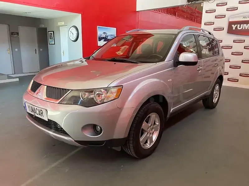 Usado Mitsubishi Outlander Intense 140 CV (102 kW) 2007 Gris / plata SUV