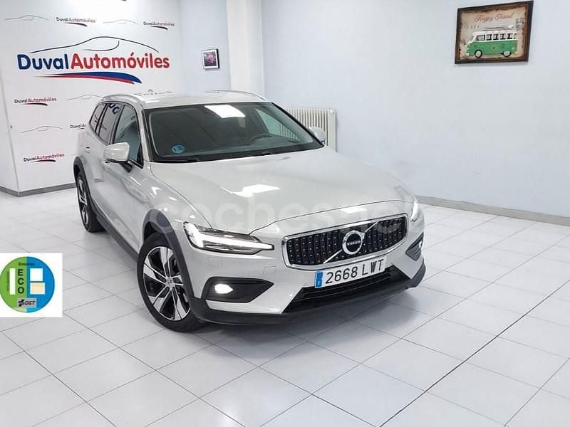 Azul Usado 2022 Volvo V60 CC Ultimate Familiar | 23.900 € (Buen precio) - Imagen 1/4
