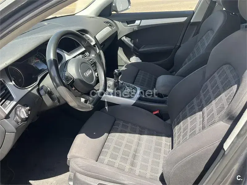 Usado Audi A4 S-Line 150 CV (110 kW) 2015 Gris / plata Familiar