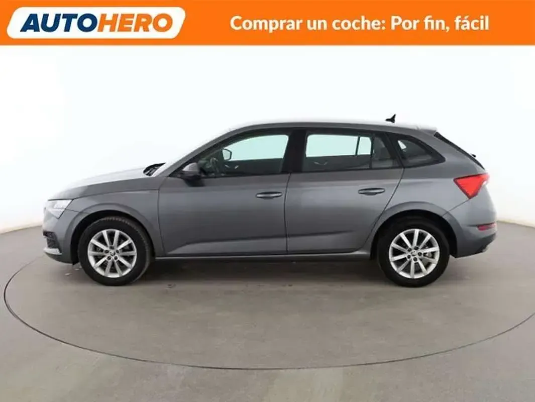 Usado Skoda Scala Active 110 CV (80 kW) 2022 Gris Utilitario