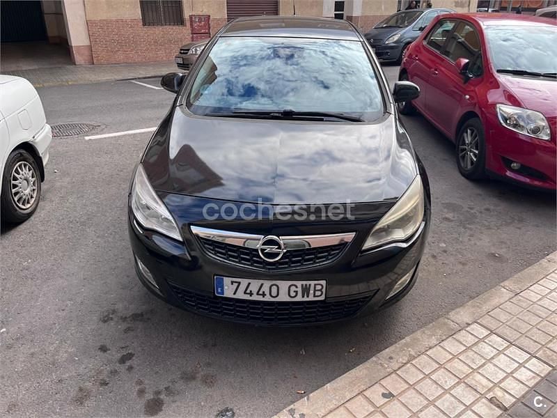 Negro Usado 2010 Opel Astra Sport Berlina | 1500 € (Super precio) - Imagen 1/4