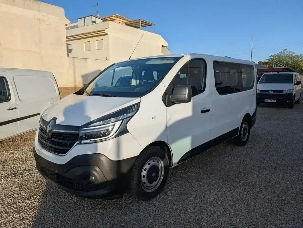 Usado Renault Trafic 120 CV (88 kW) 2019 Blanco Monovolumen