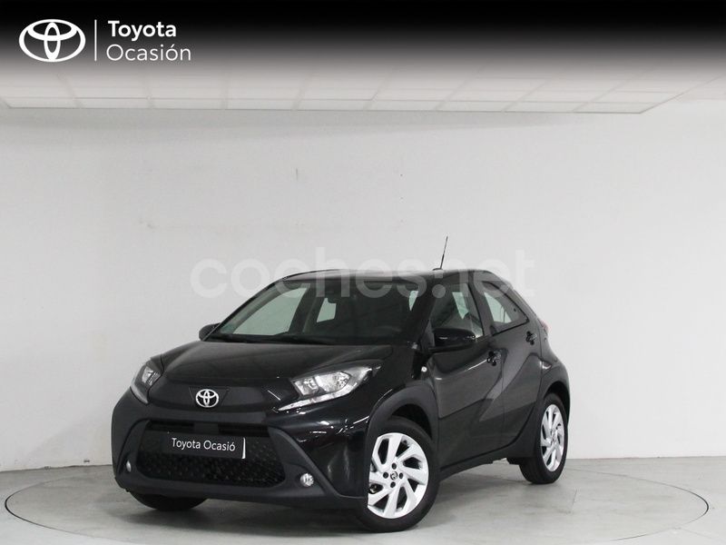 Negro Usado 2024 Toyota Aygo Play Utilitario | 15.990 € (Un poco caro) - Imagen 1/4