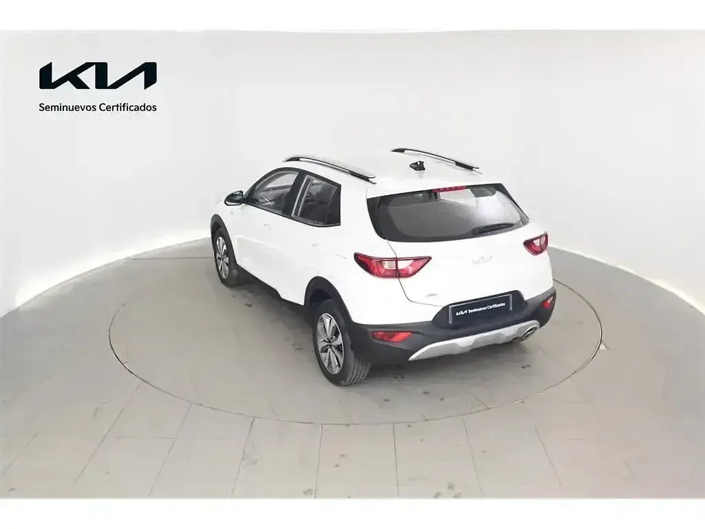 Usado Kia Stonic 100 CV (73 kW) 2025 Blanco SUV
