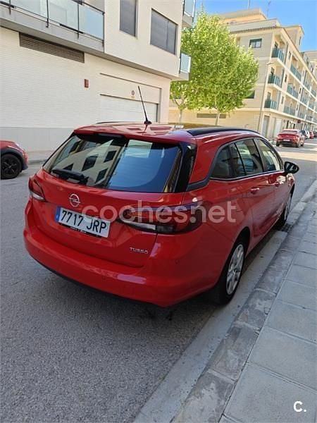 Usado Opel Astra Dynamic 125 HP (91 kW) 2016 Vermelho Carrinha