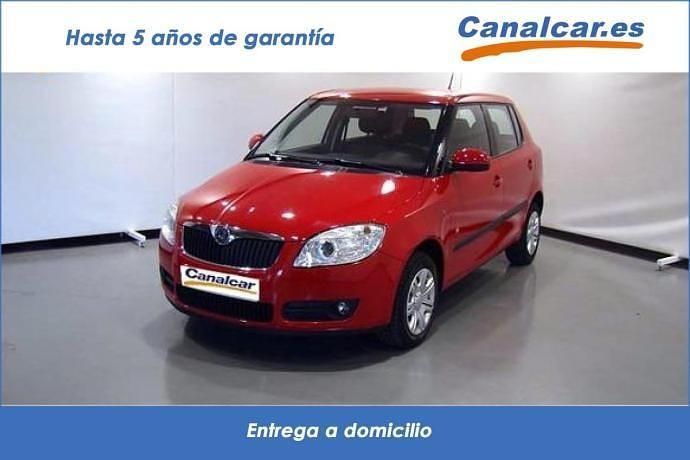 Usado Skoda Fabia 60 CV (44 kW) 2010 Rojo Utilitario