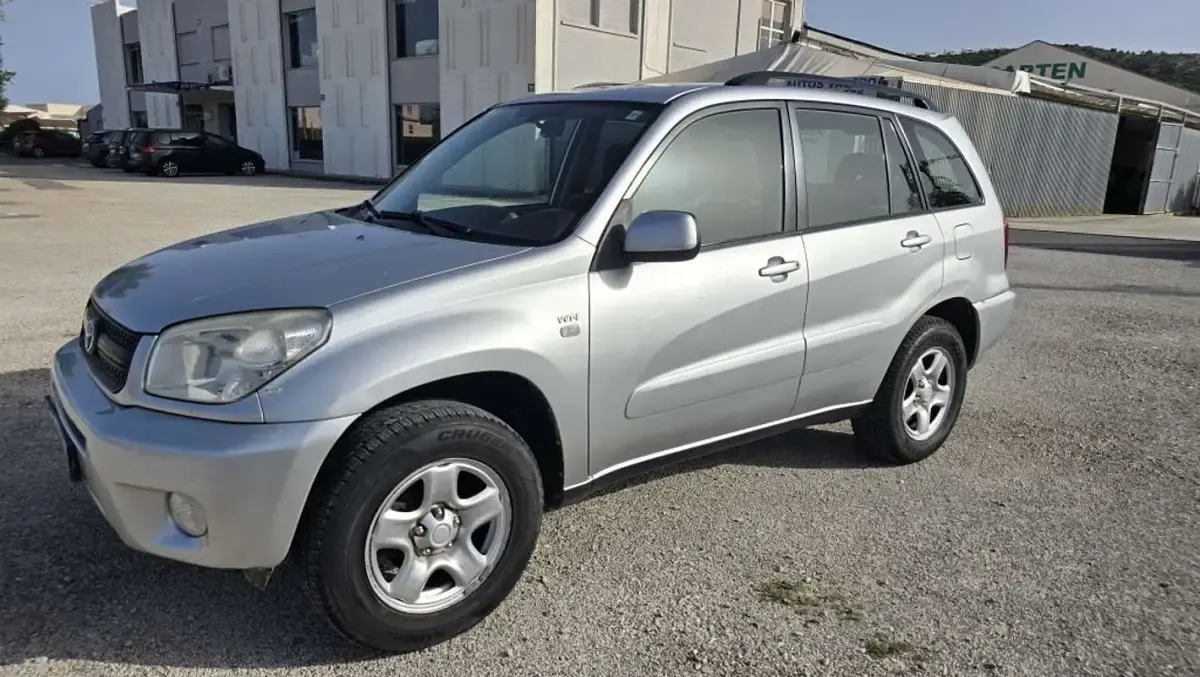 Usado Toyota RAV4 Luna 125 CV (91 kW) 2005 Gris SUV