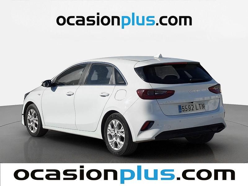 Usado Kia Ceed 101 CV (74 kW) 2021 Blanco Utilitario