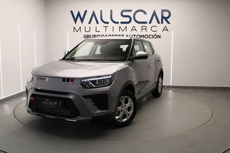 Gris / plata Nuevo 2025 Ssangyong (KGM) Tivoli SUV | 18.749 € - Imagen 1/4