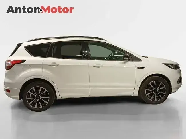Usado Ford Kuga ST-Line 150 CV (110 kW) 2019 Blanco SUV