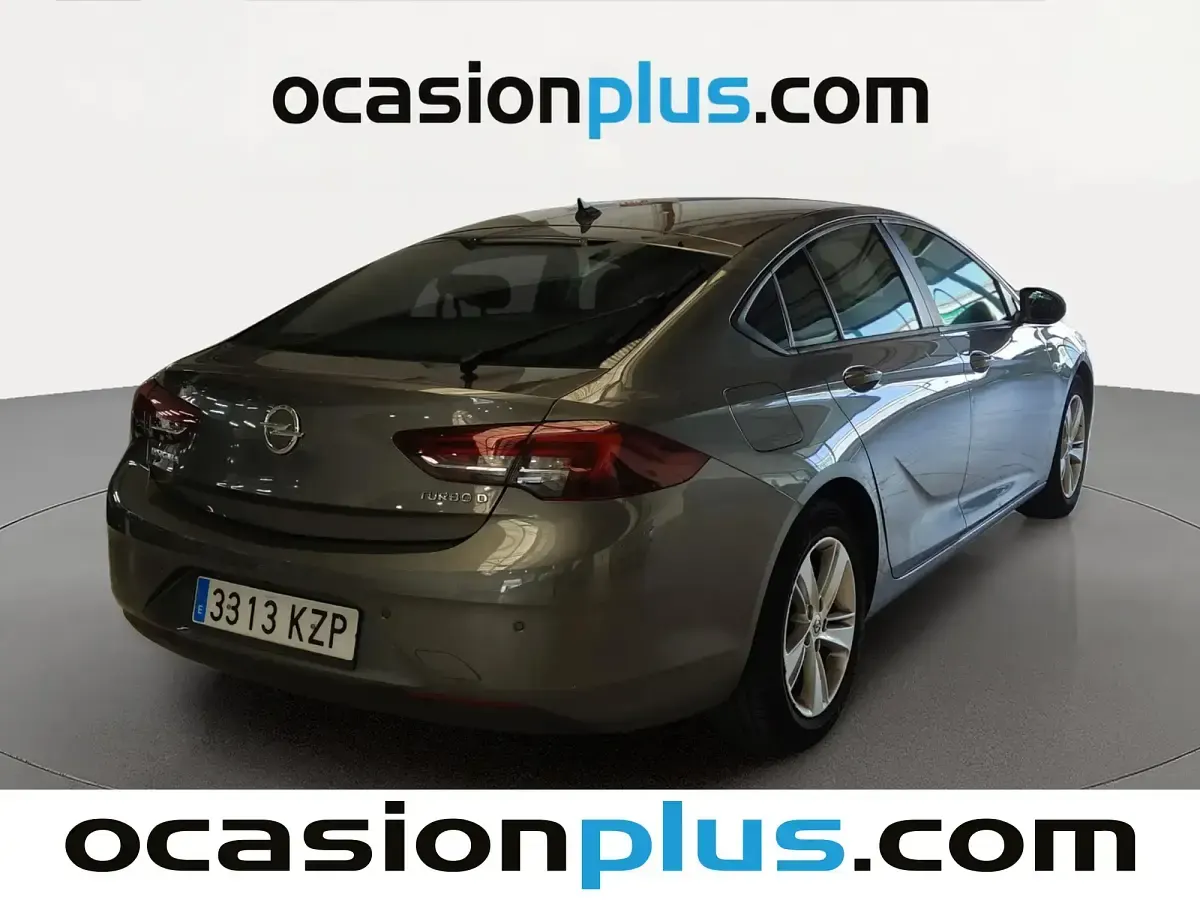 Usado Opel Insignia Selective 136 CV (100 kW) 2019 Gris / plata Berlina