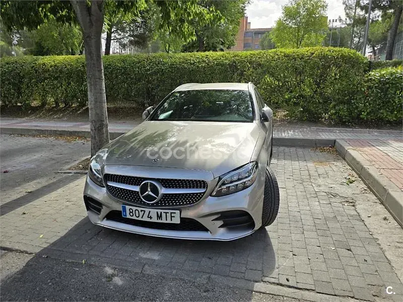 Usado Mercedes C180 156 CV (114 kW) 2020 Gris / plata Familiar
