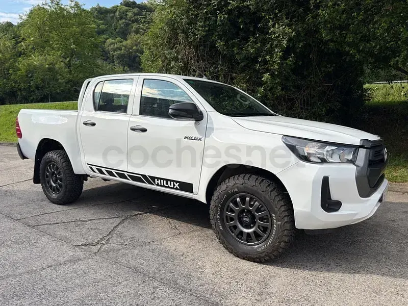 Usado Toyota HiLux Plus 150 CV (110 kW) 2022 Blanco Pickup/Camioneta