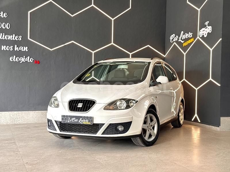Usado Seat Altea XL Reference 105 CV (77 kW) 2012 Blanco Monovolumen