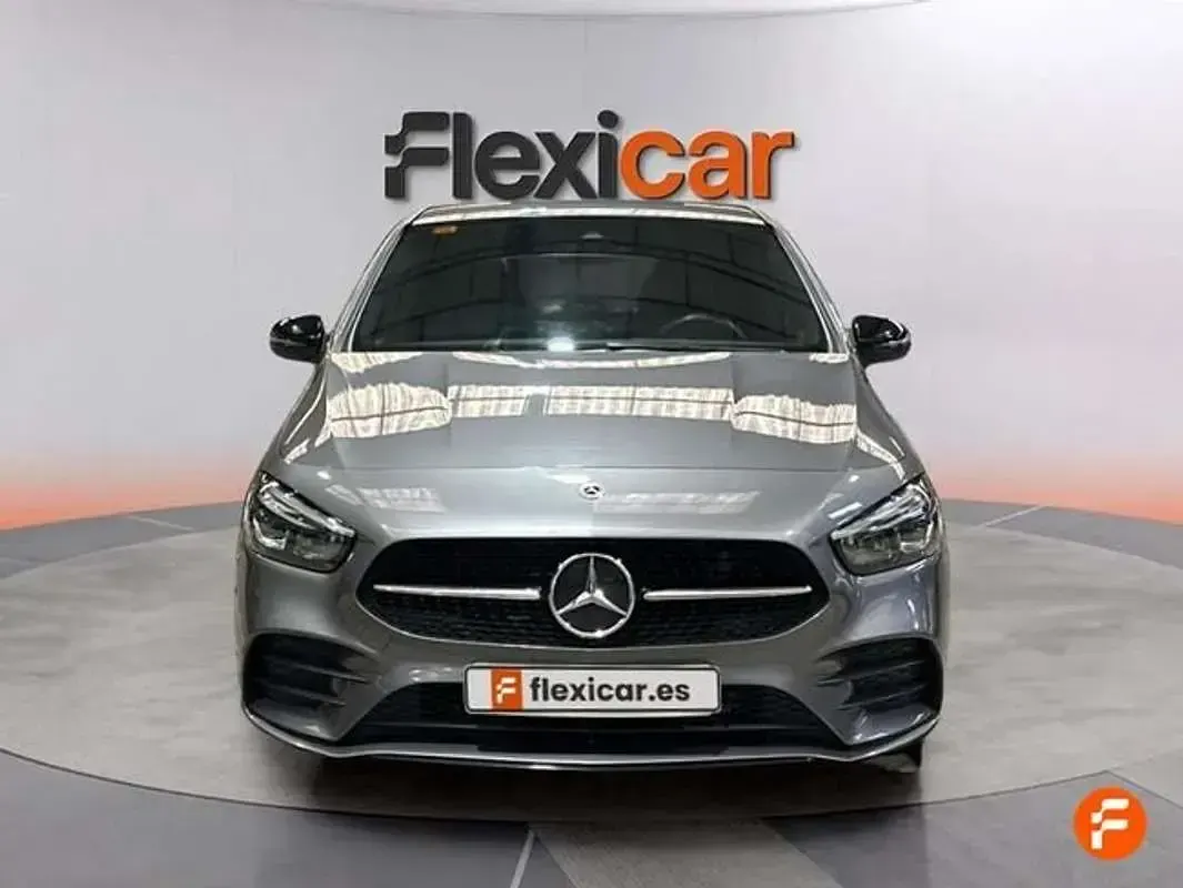 Usado Mercedes B200 150 CV (110 kW) 2021 Gris Utilitario