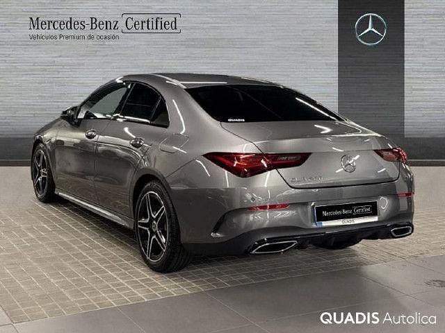 Usado Mercedes CLA200 AMG line 163 CV (119 kW) 2025 Gris montaña
