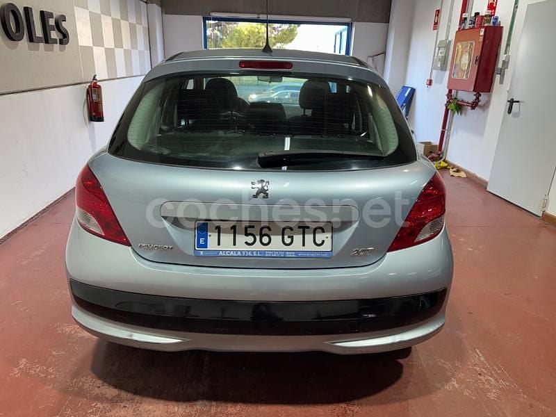 Usado Peugeot 207 75 CV (55 kW) 2010 Gris / plata Berlina