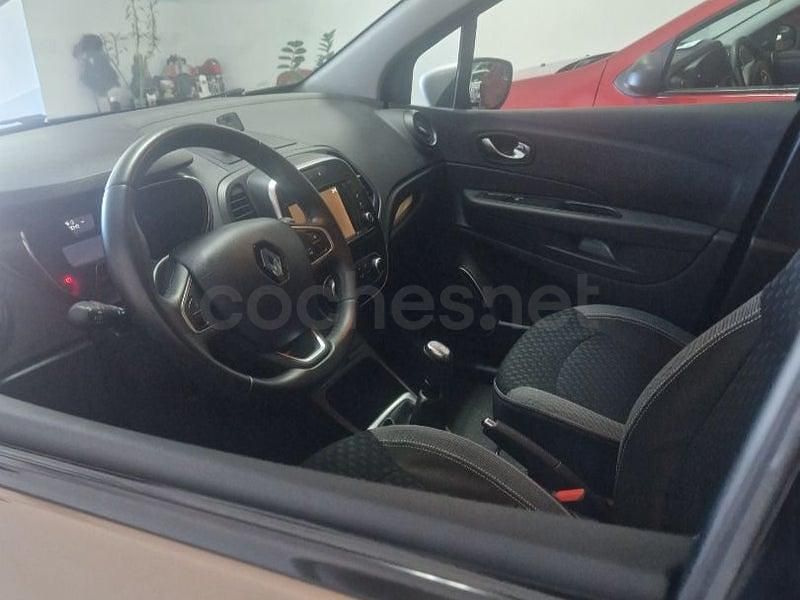 Usado Renault Captur LIMITED 90 CV (66 kW) 2017 Beige SUV