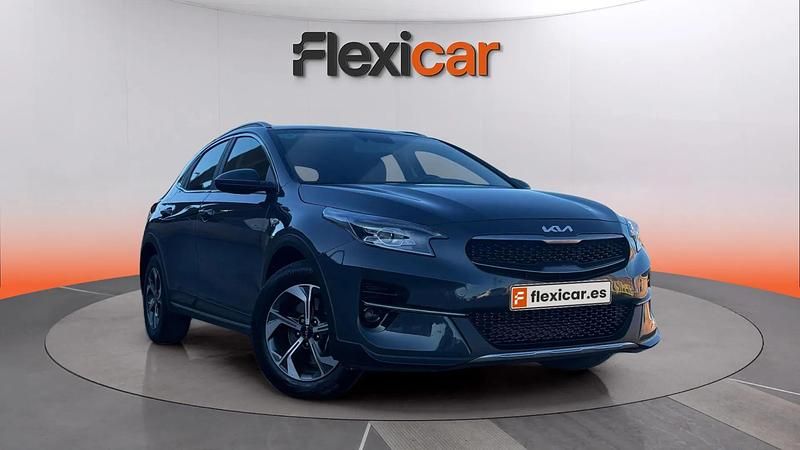 Usado Kia XCeed 120 HP (88 kW) 2022 Cinzento SUV