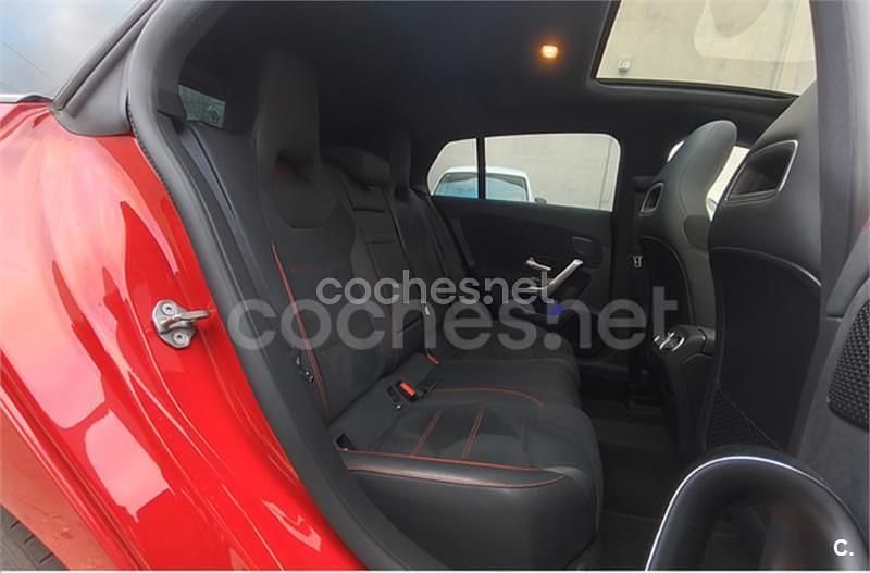 Usado Mercedes CLA200 Shooting Brake 163 CV (119 kW) 2019 Rojo Familiar