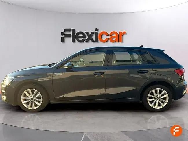 Usado Audi A3 110 HP (80 kW) 2023 Cinzento Sedan