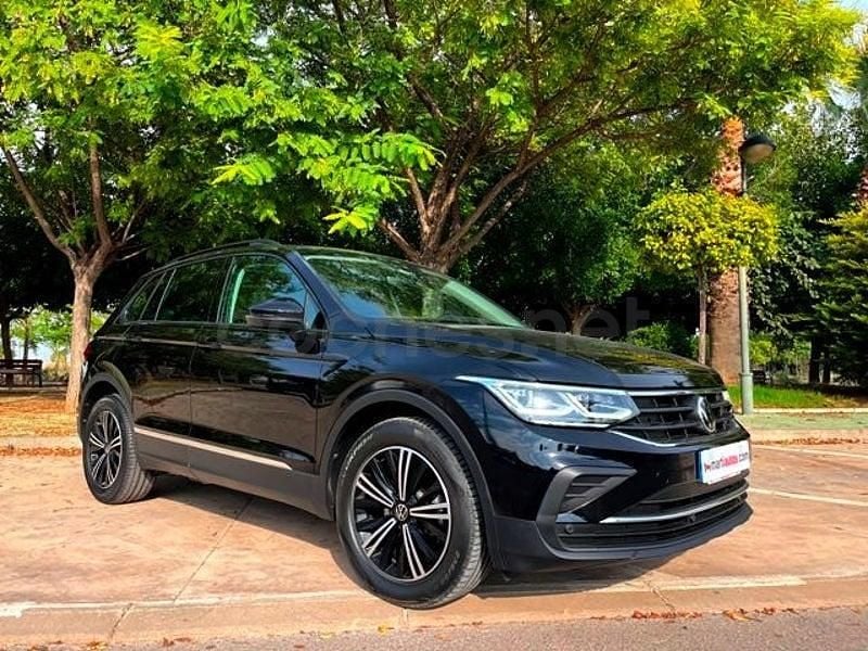 Usado VW Tiguan Life 150 CV (110 kW) 2021 Negro SUV