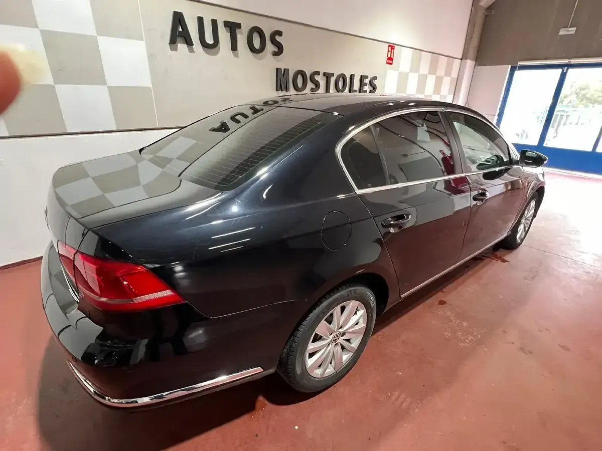 Usado VW Passat Advance 140 CV (102 kW) 2014 Azul Berlina