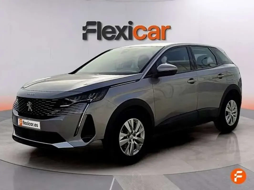 Usado Peugeot 3008 Active 131 CV (96 kW) 2021 Gris SUV