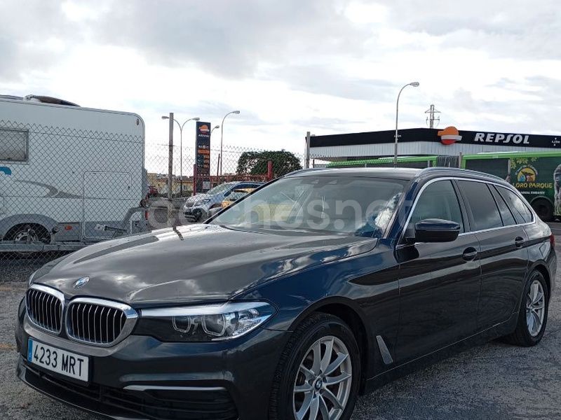 Gris / plata Usado 2018 BMW 520 Familiar | 19.999 € (Un poco caro) - Imagen 1/4
