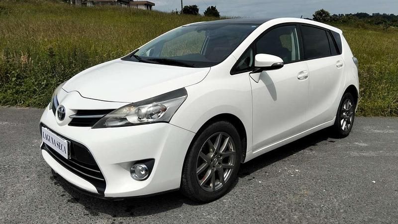 Blanco Usado 2014 Toyota Verso Advance Monovolumen | 9990 € (Un poco caro) - Imagen 1/4