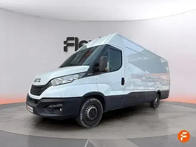Usado Iveco Daily 156 CV (114 kW) 2023 Blanco Berlina