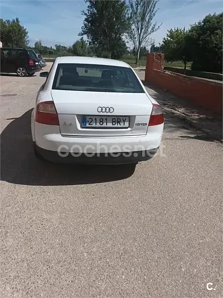 Usado Audi A4 130 CV (95 kW) 2004 Blanco Berlina