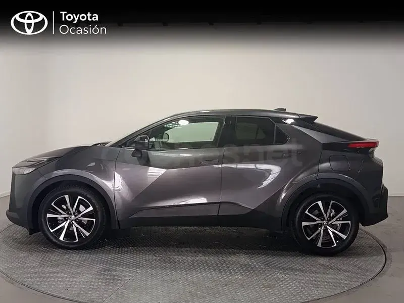 Usado Toyota C-HR Advance 140 CV (102 kW) 2025 Gris / plata SUV