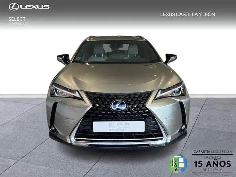Usado Lexus UX Business Edition 184 CV (135 kW) 2022 Gris / plata SUV
