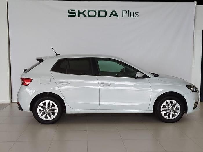 Usado Skoda Fabia Selection 95 CV (69 kW) 2025 Blanco Utilitario