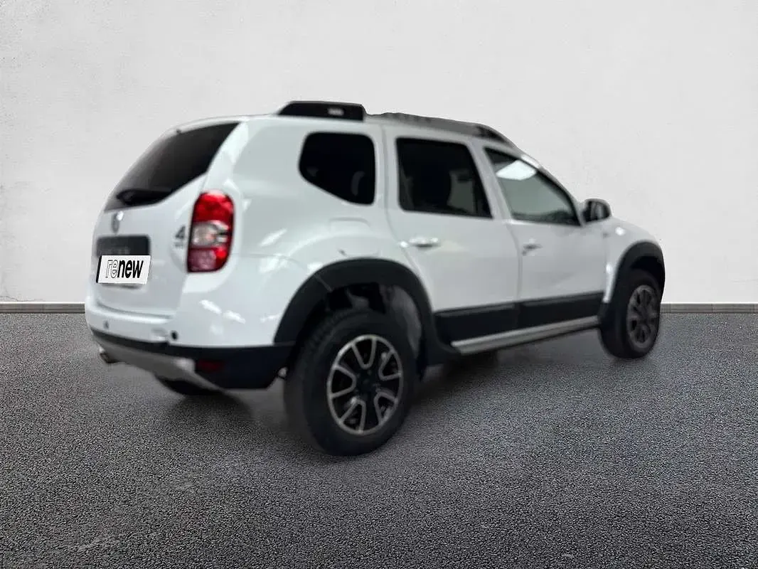 Usado Dacia Duster Urban Explorer 110 CV (80 kW) 2016 Gris / plata SUV