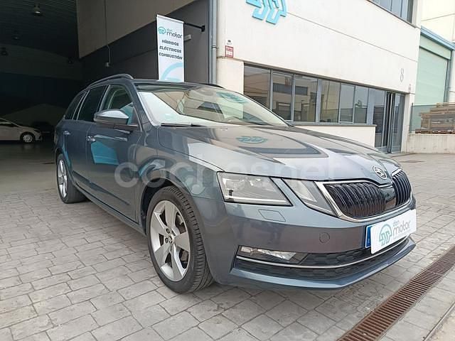 Gris / plata Usado 2020 Skoda Octavia Style Familiar | 16.999 € (Precio justo) - Imagen 1/4