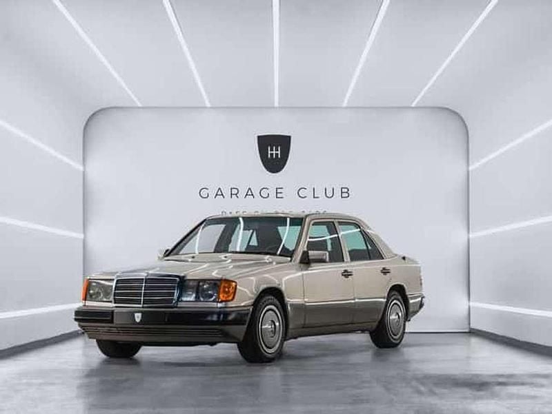 Marrón Usado 1990 Mercedes E300 Coupe | 6999 € - Imagen 1/4