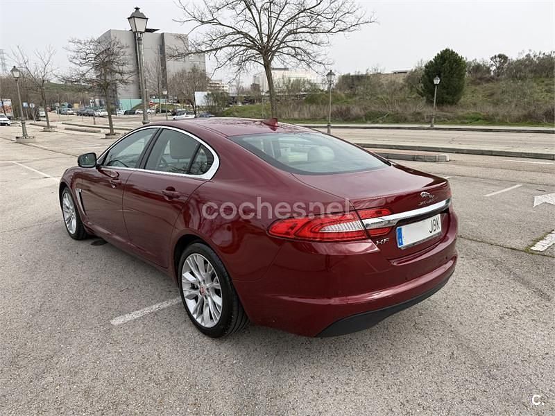 Usado Jaguar XF Luxury 190 CV (139 kW) 2014 Rojo Berlina