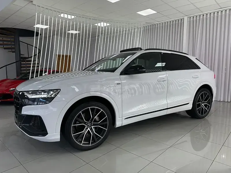 Usado Audi Q8 Ambiente 286 CV (210 kW) 2022 Blanco SUV