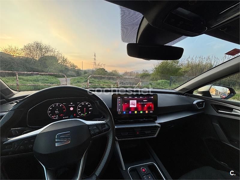 Usado Seat Leon FR 150 CV (110 kW) 2021 Rojo Berlina